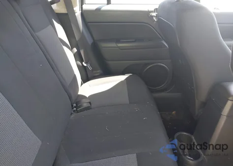 2014 Jeep Compass Sport z USA, uszkodzony, nr VIN 1C4NJDBB4ED689503